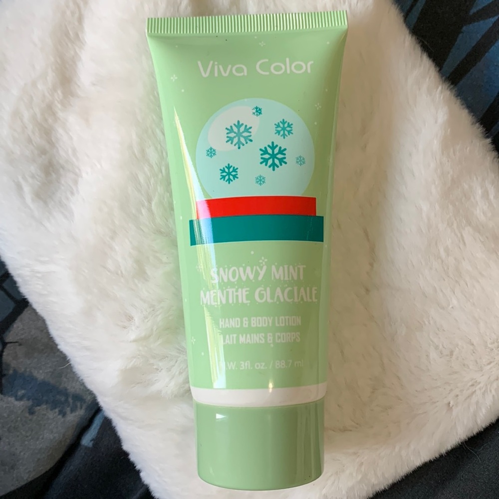 *free w/ bundle!* Snowy Mint Hand & Body Lotion